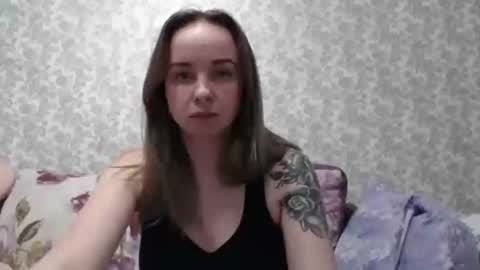 Snapshot of leggywily25 chatting on February 3, 6:22 am leggywily25 online show from February 3, 6:22 am
