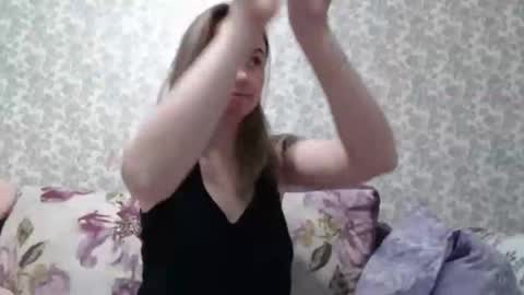 Snapshot of leggywily25 chatting on February 3, 6:40 am leggywily25 online show from February 3, 6:40 am