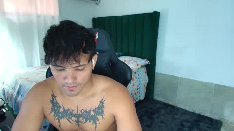  Lei  online show from February 26, 7:13 pm