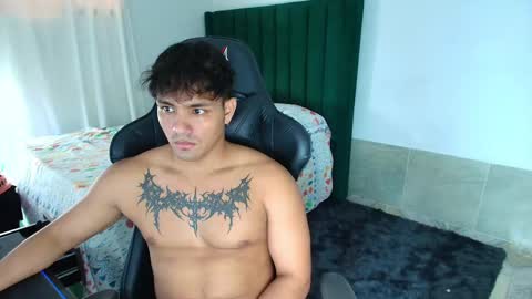  Lei  online show from April 14, 10:38 pm