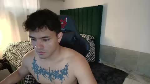 Snapshot of lei_77 chatting on July 3, 5:52 pm Lei online show from July 3, 5:52 pm