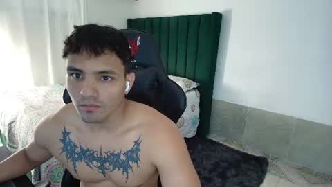 Snapshot of lei_77 chatting on July 18, 10:02 pm Lei online show from July 18, 10:02 pm
