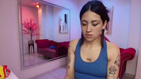 Snapshot of leia_queens chatting on March 6, 5:22 pm Leia. online show from March 6, 5:22 pm