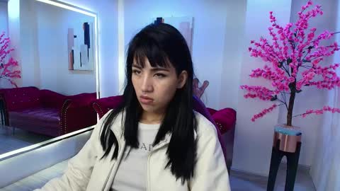 Snapshot of leia_queens chatting on October 11, 11:09 am Leia. online show from October 11, 11:09 am