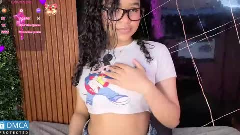 Snapshot of leidy_morales_ chatting on April 23, 10:36 am Leidy online show from April 23, 10:36 am