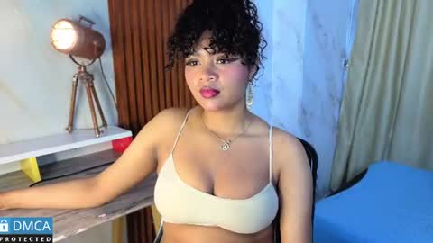 Snapshot of leidy_morales_ chatting on July 10, 11:02 am Leidy online show from July 10, 11:02 am