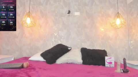 LEIGH ANGELS online show from January 17, 12:15 am