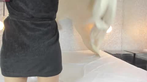 LEIGH ANGELS online show from March 21, 10:57 pm