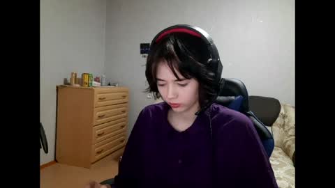 Snapshot of leigharedcross chatting on May 20, 9:21 pm Viola online show from May 20, 9:21 pm