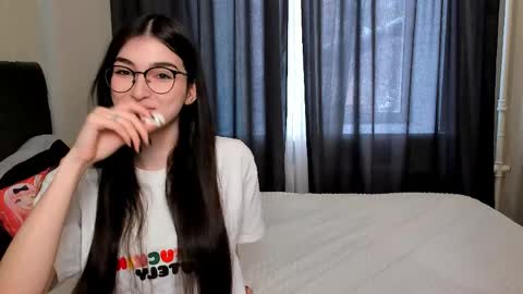 Leila online show from April 21, 8:09 am