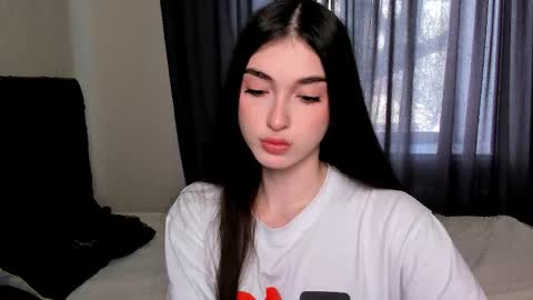 Snapshot of leila_4ever chatting on April 29, 11:25 am Leila online show from April 29, 11:25 am