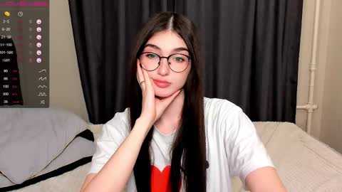 Snapshot of leila_4ever chatting on April 29, 7:31 pm Leila online show from April 29, 7:31 pm
