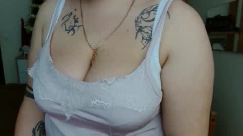 Snapshot of leila_beayte_ chatting on January 27, 9:02 am Leila online show from January 27, 9:02 am