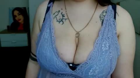 Snapshot of leila_beayte_ chatting on April 22, 4:26 am Leila online show from April 22, 4:26 am