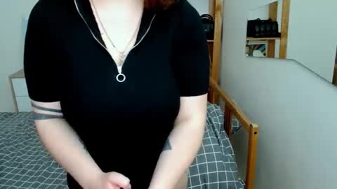 Snapshot of leila_beayte_ chatting on June 28, 6:19 am Leila online show from June 28, 6:19 am