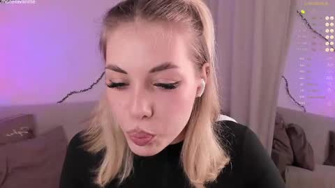 leilalafleur_ online show from April 22, 4:59 am