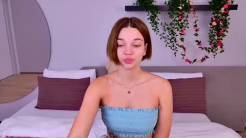 LeilaLawson online show from February 12, 11:18 am