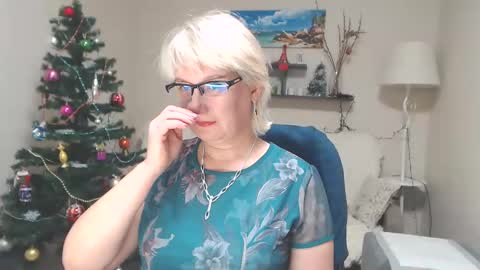 Snapshot of leilamays chatting on December 21, 12:49 pm Leila Kinky online show from December 21, 12:49 pm