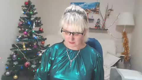 Snapshot of leilamays chatting on January 12, 7:53 am Leila Kinky online show from January 12, 7:53 am