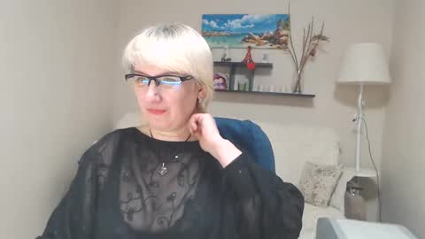 Snapshot of leilamays chatting on January 22, 7:46 am Leila Kinky online show from January 22, 7:46 am