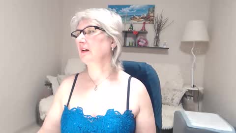 Leila Kinky online show from April 8, 4:45 am