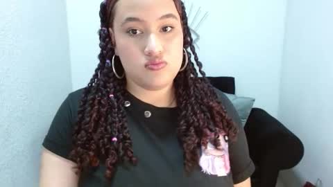 Snapshot of leilaprettysex chatting on February 9, 12:20 pm leilaprettysex online show from February 9, 12:20 pm