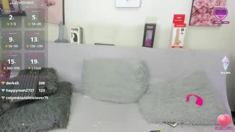 Snapshot of lele_699 chatting on June 1, 10:50 am lele_699 online show from June 1, 10:50 am