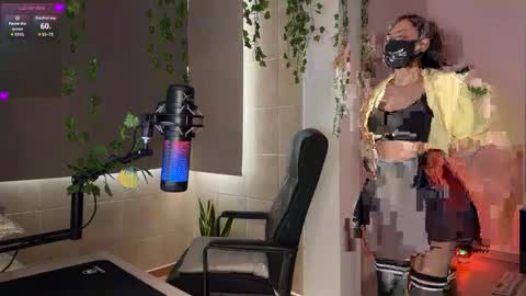 Snapshot of lemi_peachy chatting on November 4, 2:49 pm Lemi online show from November 4, 2:49 pm