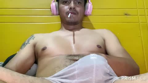 Snapshot of len0n_ chatting on May 25, 3:12 am Lenon online show from May 25, 3:12 am