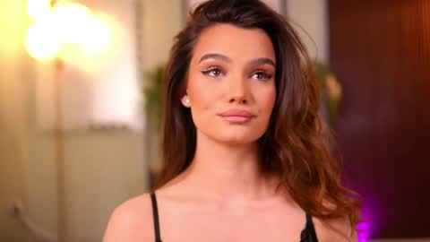 Lena Laurent online show from April 21, 9:15 am