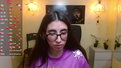 Snapshot of lena_roses chatting on February 6, 7:51 pm Lena online show from February 6, 7:51 pm