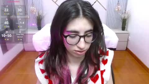 Snapshot of lena_roses chatting on September 26, 8:35 pm Lena online show from September 26, 8:35 pm