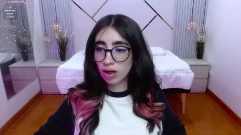 Snapshot of lena_roses chatting on October 7, 8:17 pm Lena online show from October 7, 8:17 pm