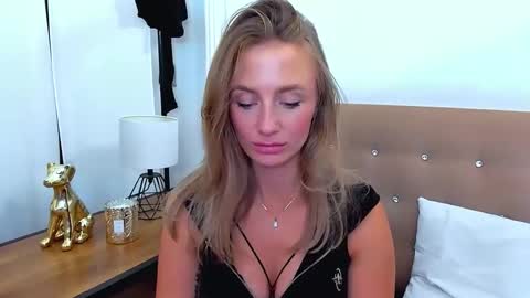 lena_sexi online show from October 1, 9:21 pm
