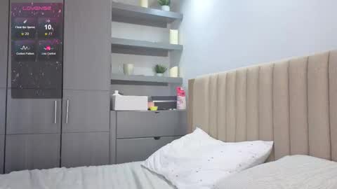 Snapshot of lena_slaave chatting on October 8, 7:44 pm Lena online show from October 8, 7:44 pm