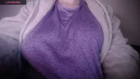 lenagolden online show from February 26, 5:50 am