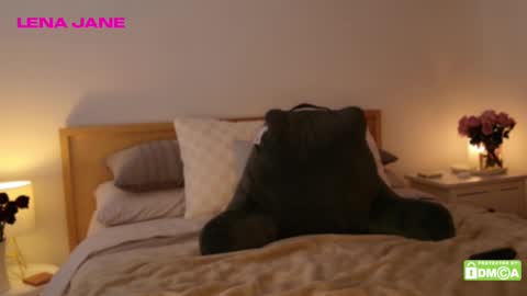 lenajane_xx online show from February 22, 11:35 pm