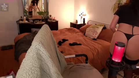 Snapshot of lenas_room chatting on July 3, 5:47 am Lenas room online show from July 3, 5:47 am