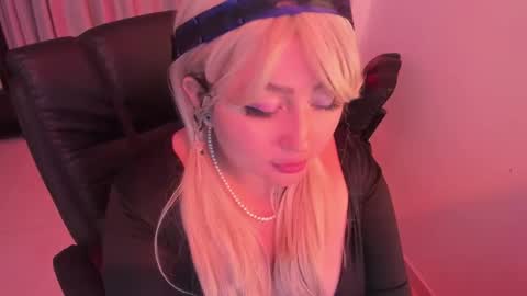 Lenna Kang online show from November 9, 8:40 pm