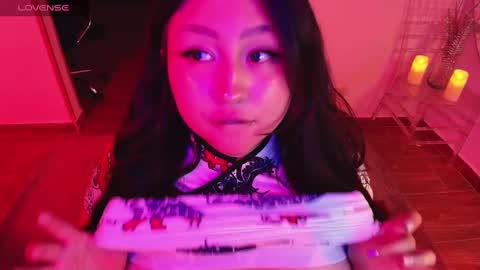 Lenna Kang online show from November 18, 1:33 am