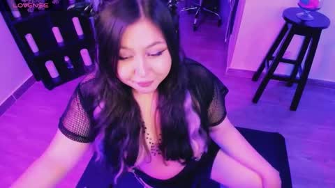 Lenna Kang online show from March 25, 8:48 pm