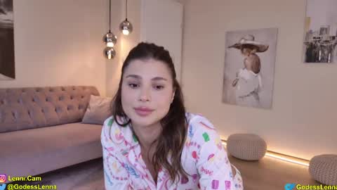 Lenna Goddess online show from May 22, 6:31 am