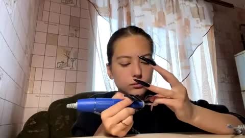 Hellomy name is Natalyits my first day here nice to meet you Give me 50 thumbs ups online show from April 21, 3:02 am