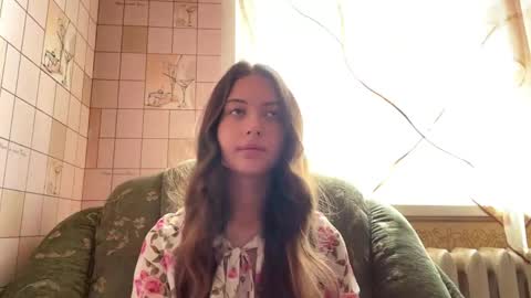 Snapshot of lenniepennachio chatting on June 1, 7:32 am Hellomy name is Natalyits my first day here nice to meet you Give me 50 thumbs ups online show from June 1, 7:32 am