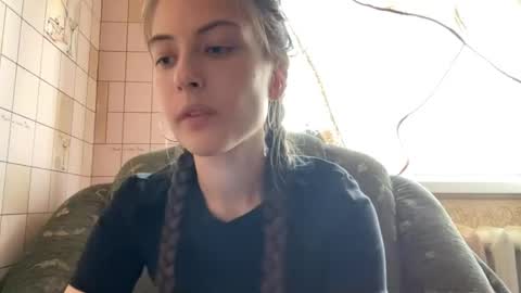 Snapshot of lenniepennachio chatting on June 3, 3:28 pm Hellomy name is Natalyits my first day here nice to meet you Give me 50 thumbs ups online show from June 3, 3:28 pm