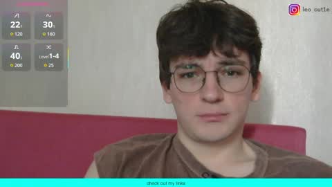 Snapshot of leo_cutie chatting on May 16, 6:43 am leo_cutie online show from May 16, 6:43 am