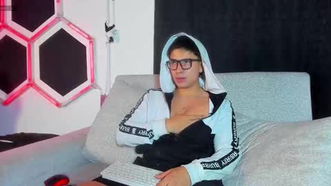 leo_muller online show from October 17, 5:10 am
