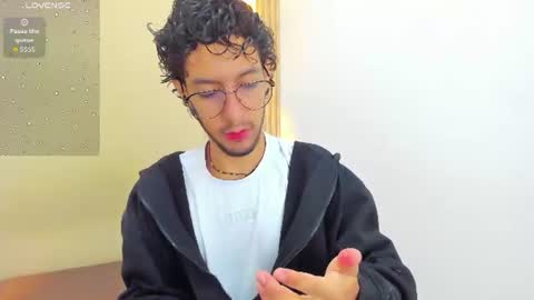 Snapshot of leo_sanz6 chatting on June 10, 12:15 pm LEO online show from June 10, 12:15 pm