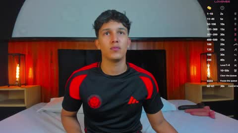 Snapshot of leo_savage_ chatting on April 20, 3:53 am Leo online show from April 20, 3:53 am
