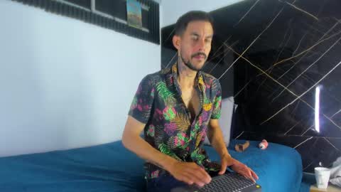 Snapshot of leo_vesper chatting on April 4, 12:02 pm leo vesper online show from April 4, 12:02 pm